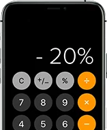 Мобильный телефон с калькулятором, отображающий скидку в 20%.